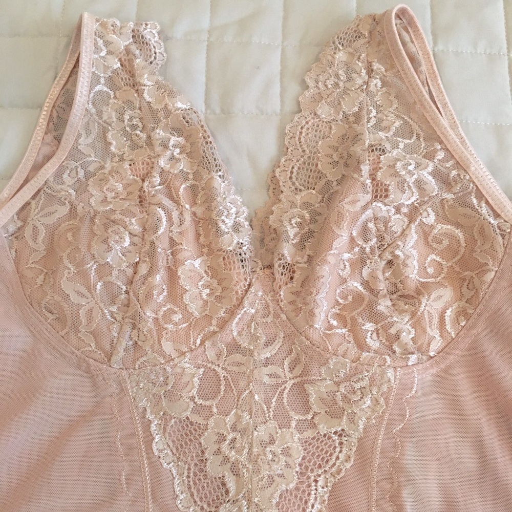 PALE PINK SHAPER
